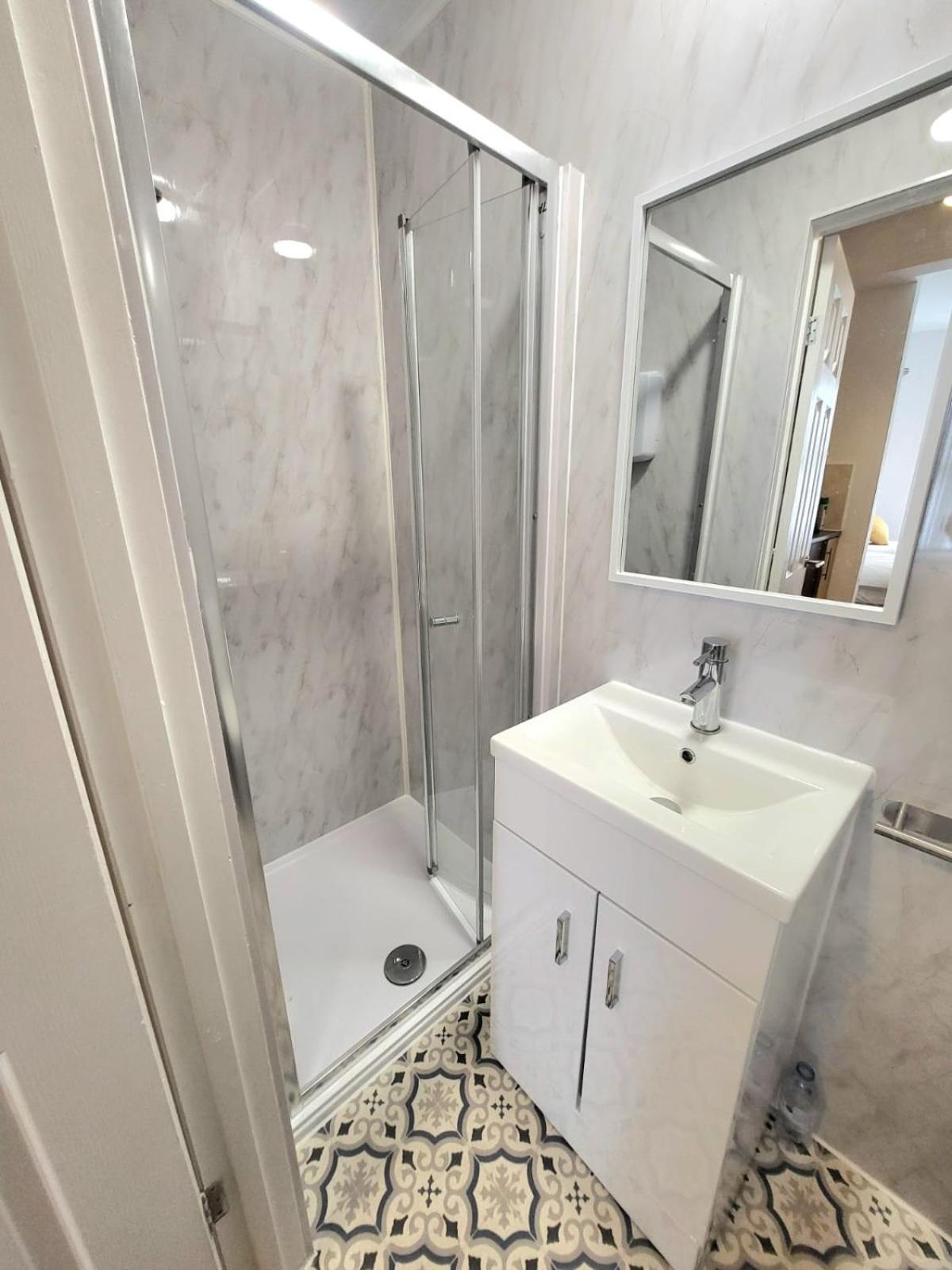 London En-Suite Double Rooms - Leytonstone E11 Экстерьер фото